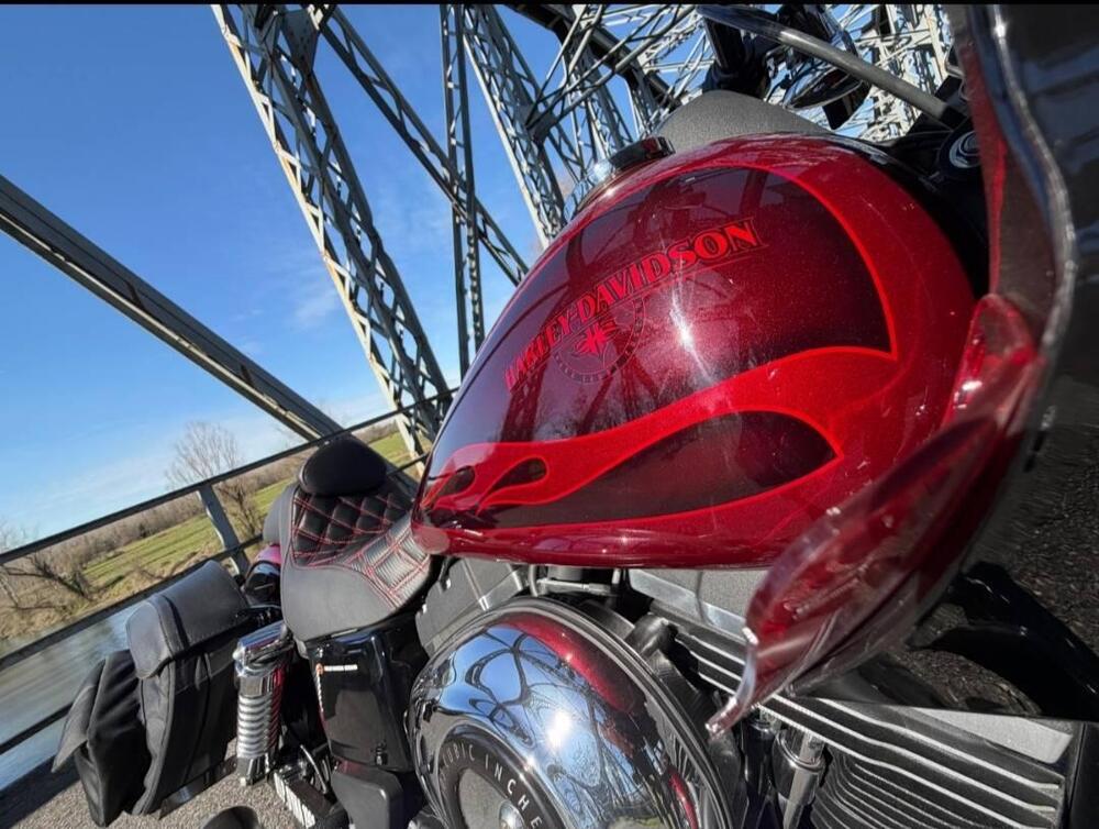 Harley-Davidson 1690 Street Bob (2017) - FXDB (3)