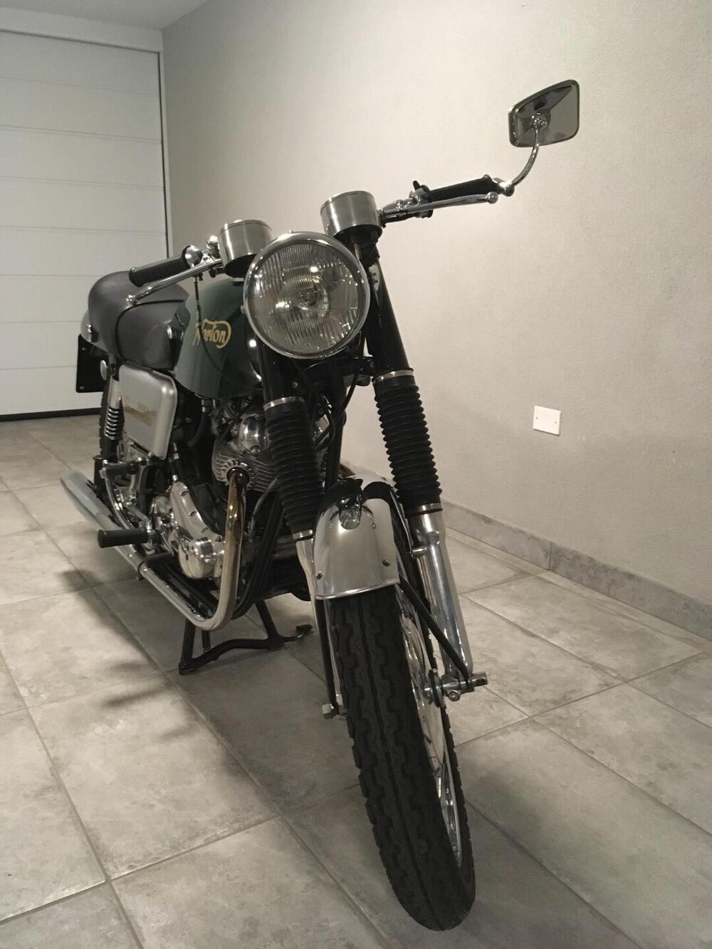 Norton Commando 750 Fast-back (3)