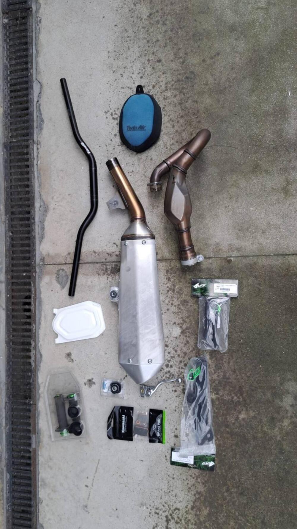 Kawasaki KX 450 (2025) (16)