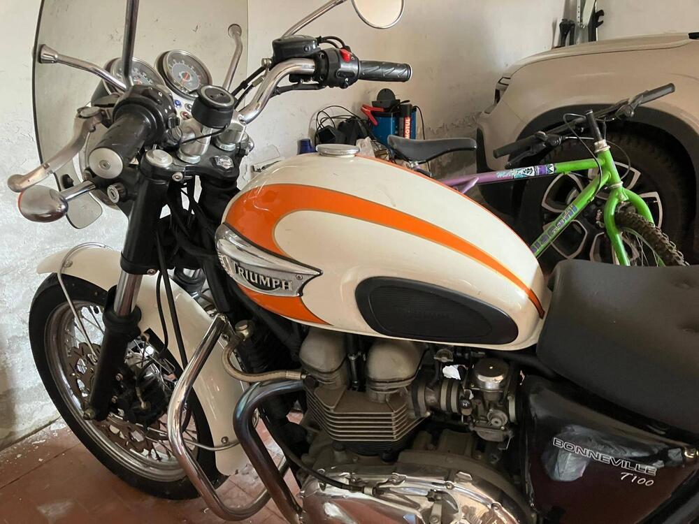 Triumph Bonneville T100 (2001 - 07) (2)