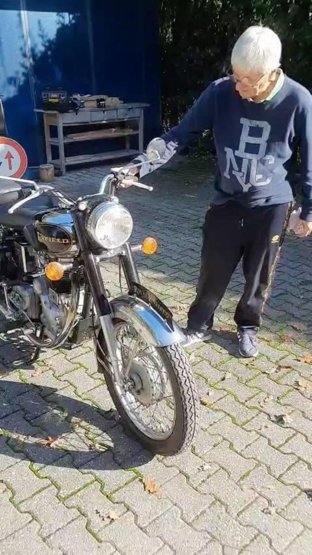 Royal Enfield Bullet  (4)