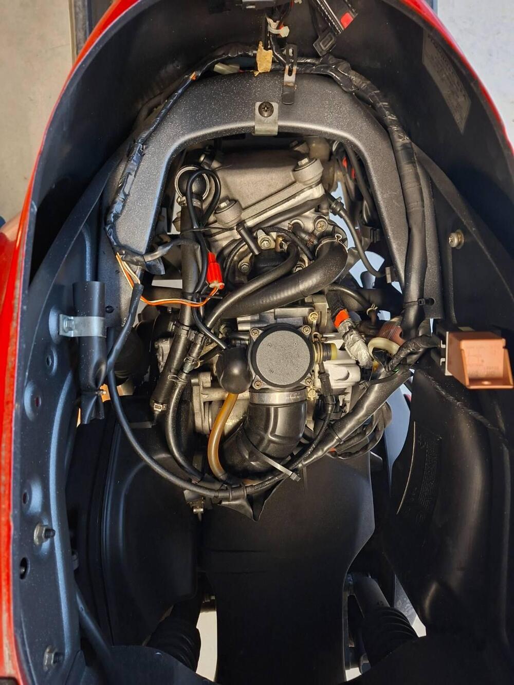 Vespa Granturismo 200 L (6)