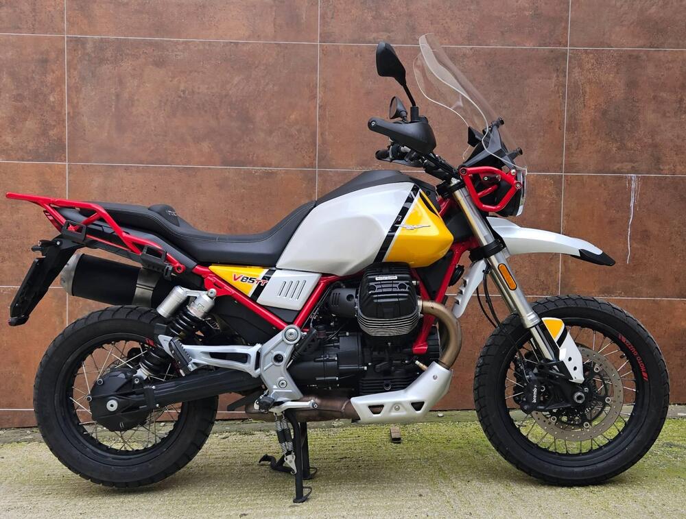 Moto Guzzi V85 TT Evocative Graphics (2019 - 20) (4)