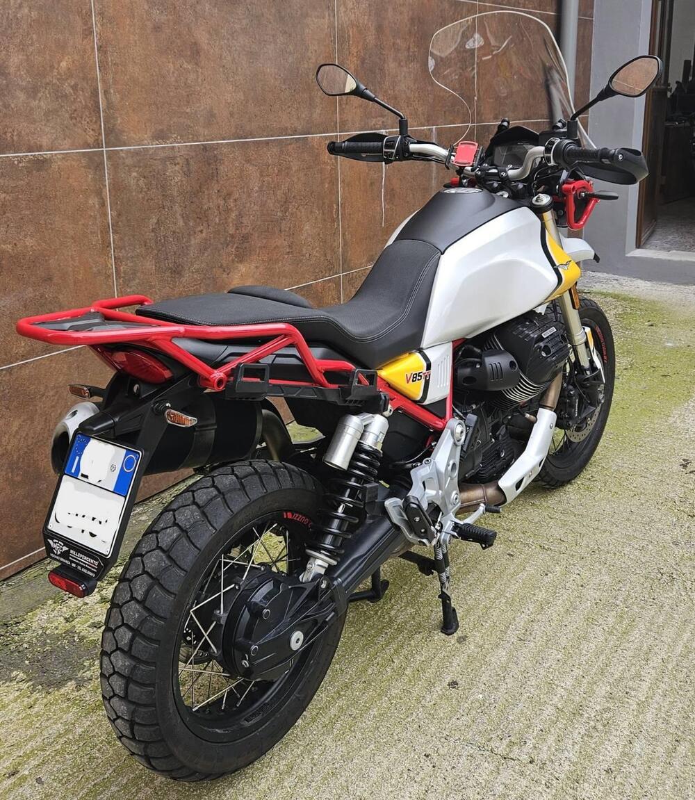 Moto Guzzi V85 TT Evocative Graphics (2019 - 20) (6)