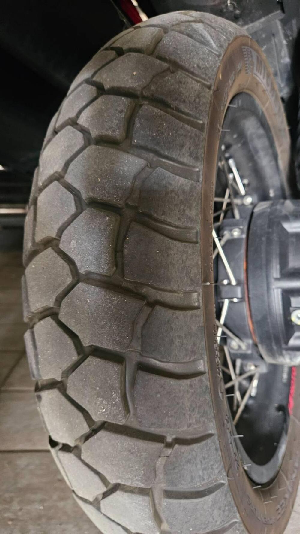 Moto Guzzi V85 TT Evocative Graphics (2019 - 20) (9)