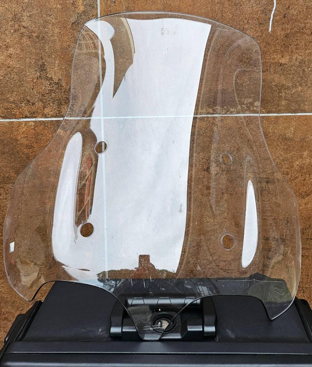 Moto Guzzi V85 TT Evocative Graphics (2019 - 20) (10)