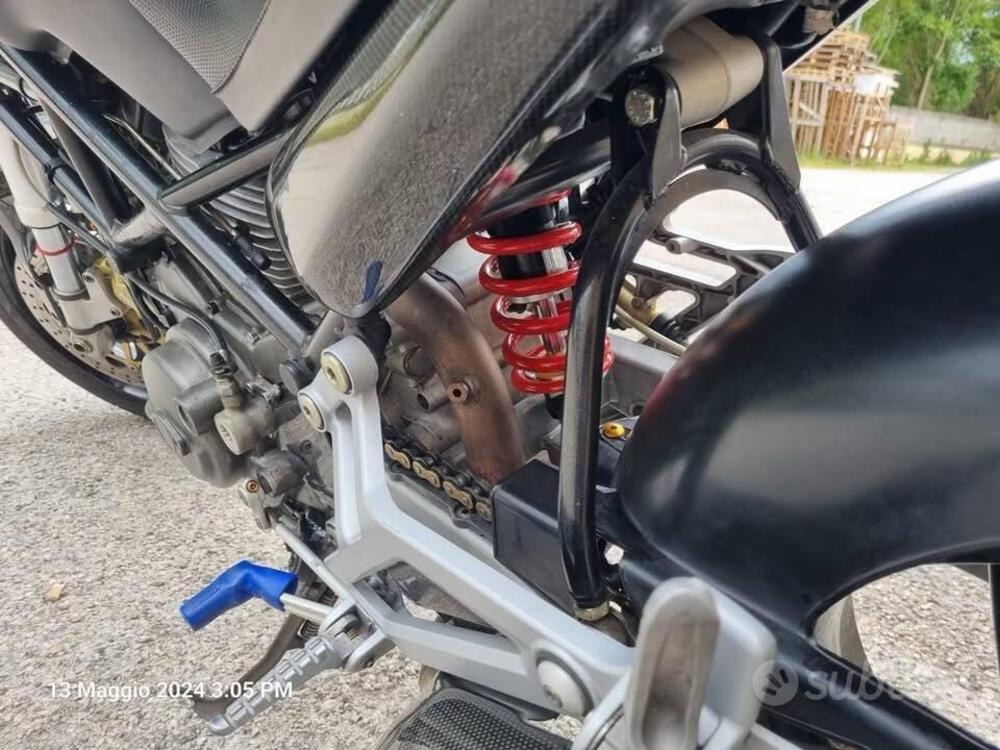 Ducati Monster 900 I.E. (1999 - 02) (19)
