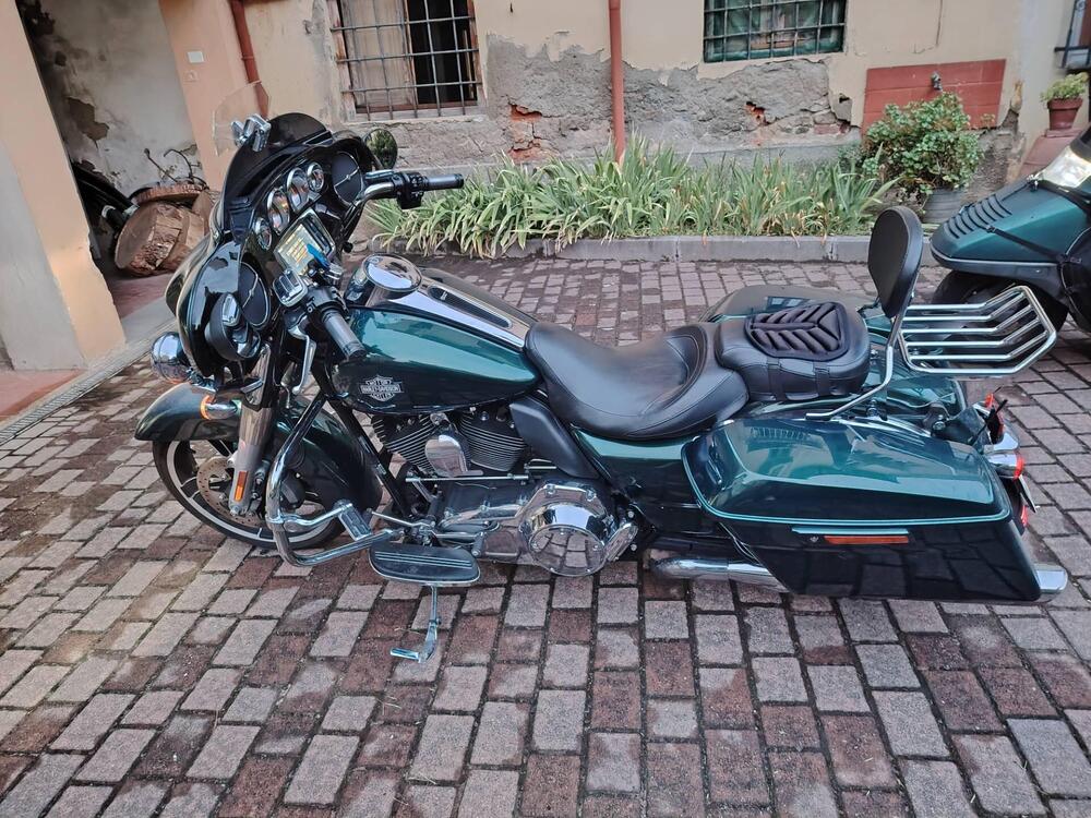Harley-Davidson 1690 Street Glide Special (2014 - 16) - FLHX (3)