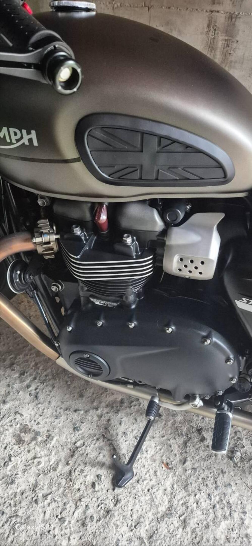 Triumph Street Twin 900 (2021 - 22) (5)