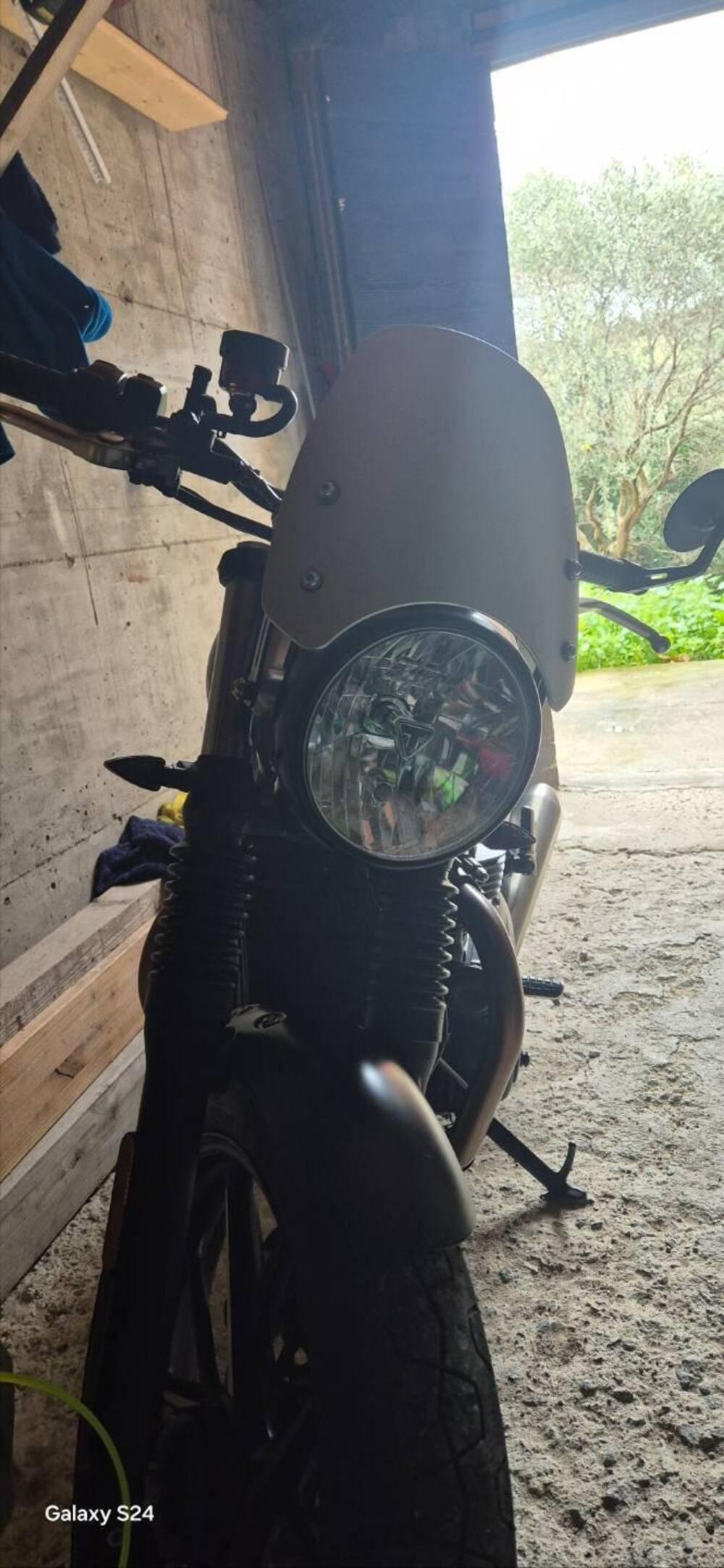 Triumph Street Twin 900 (2021 - 22) (7)