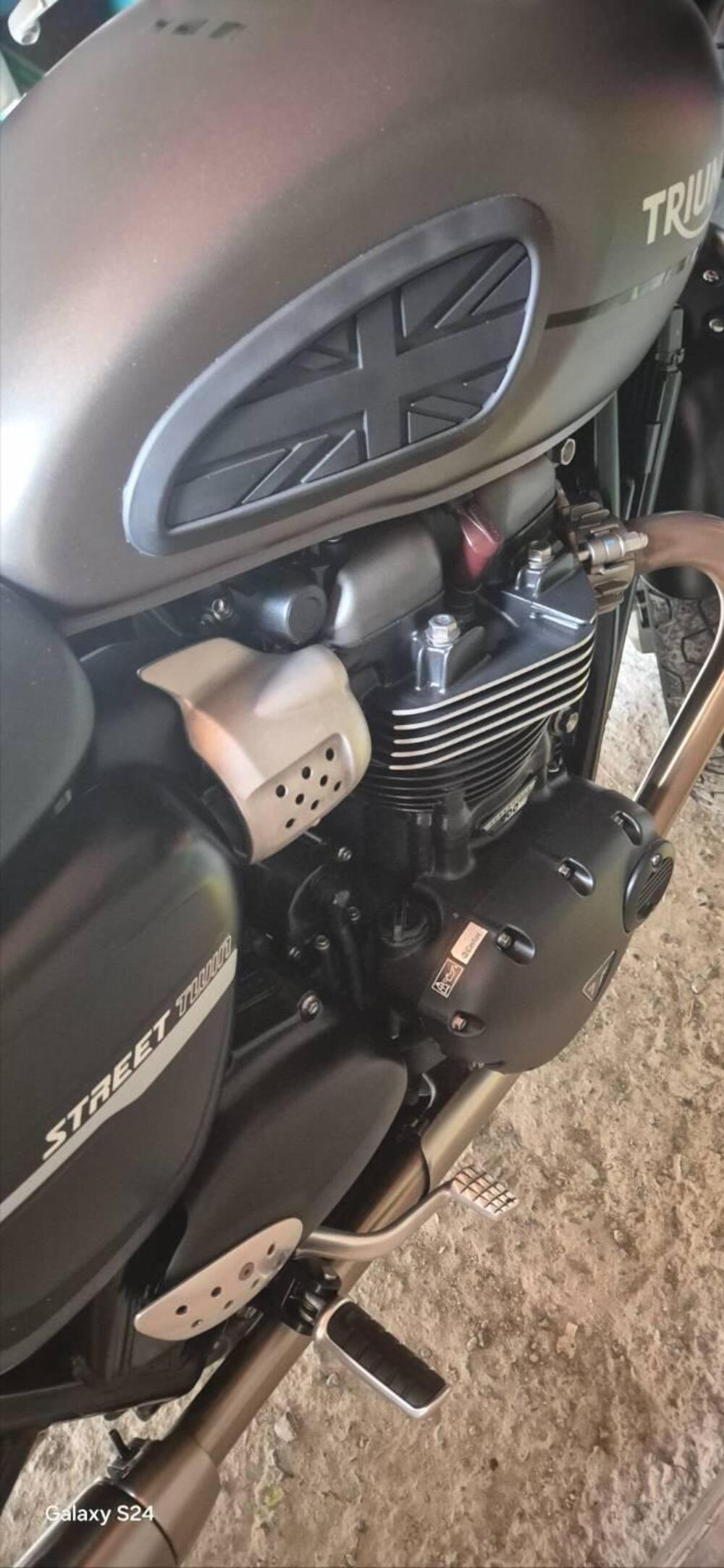 Triumph Street Twin 900 (2021 - 22) (8)