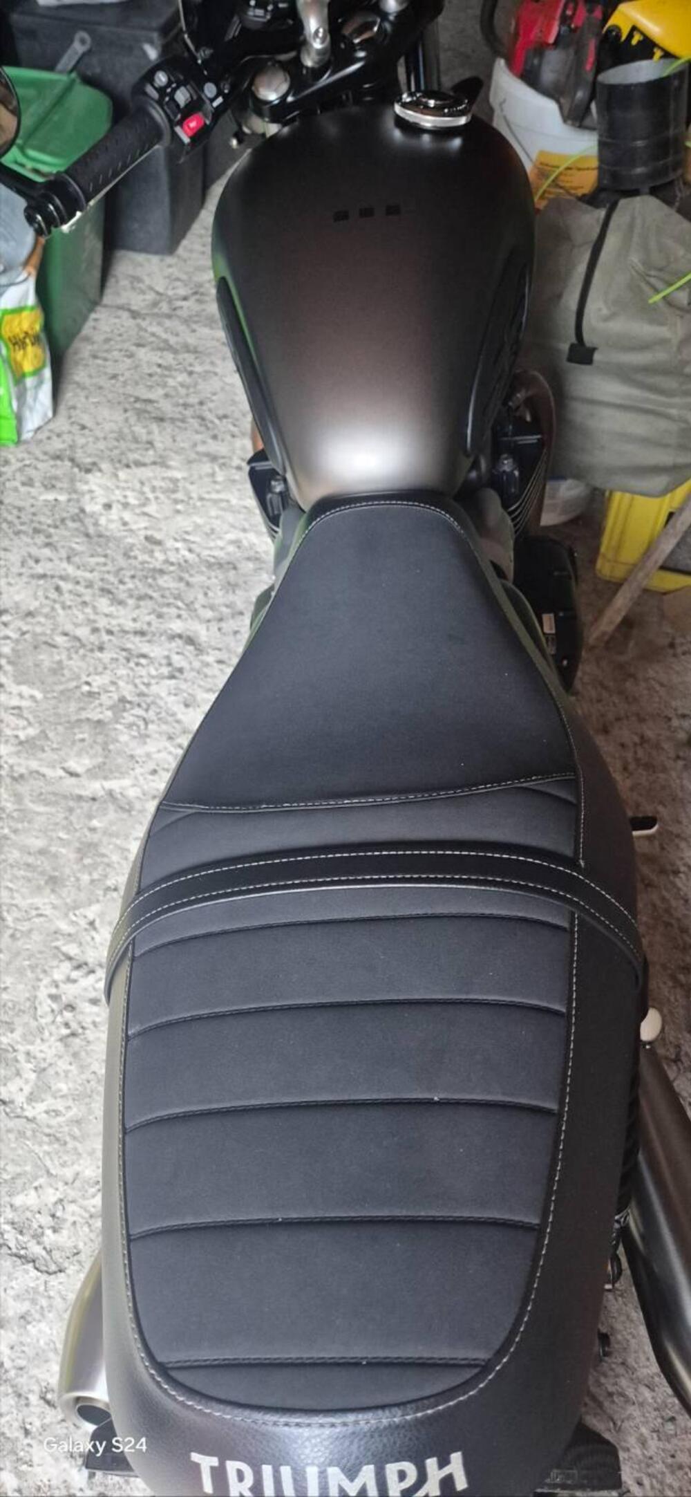 Triumph Street Twin 900 (2021 - 22) (9)