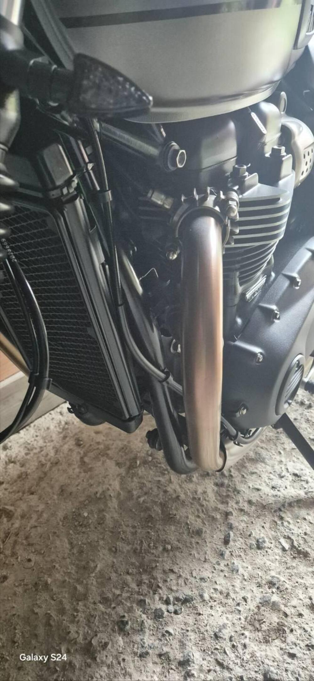 Triumph Street Twin 900 (2021 - 22) (11)