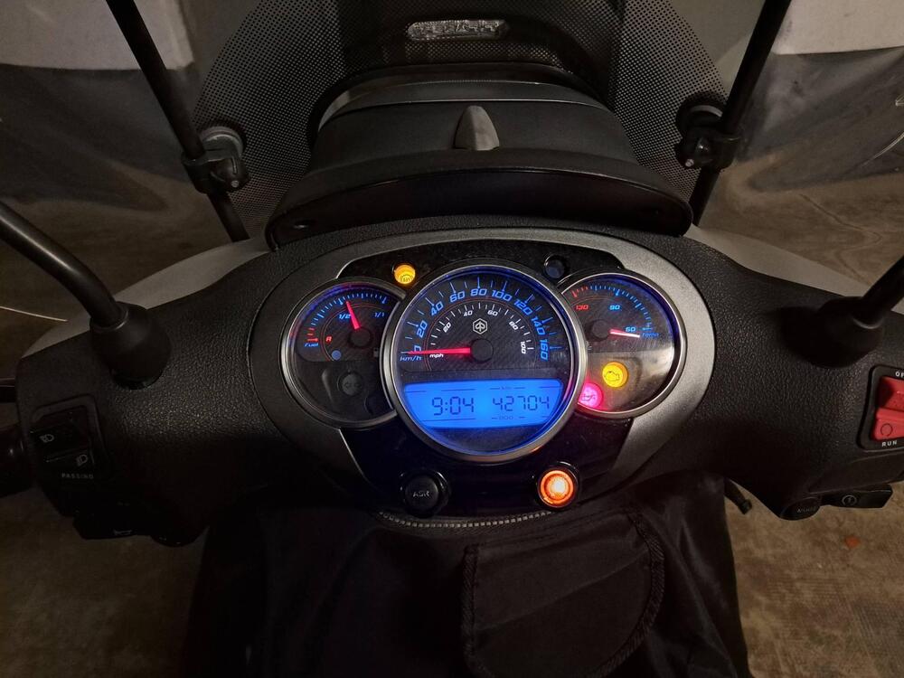 Piaggio Beverly 300 i.e. ABS-ASR (2016 - 20) (2)