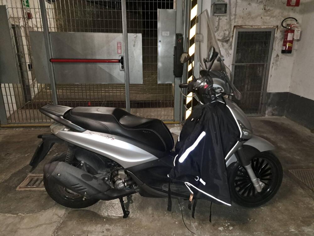 Piaggio Beverly 300 i.e. ABS-ASR (2016 - 20) (5)