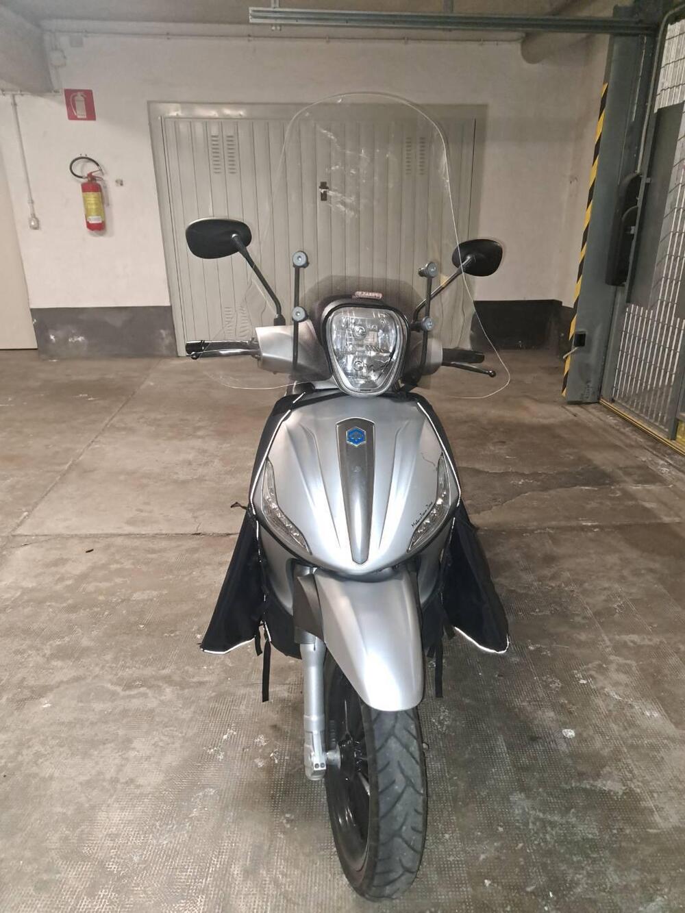 Piaggio Beverly 300 i.e. ABS-ASR (2016 - 20) (6)