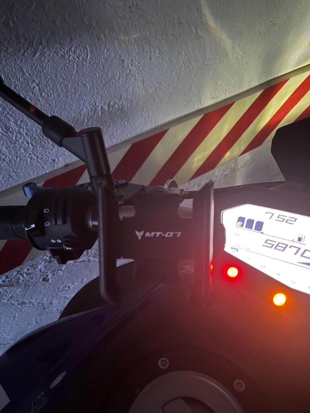 Yamaha MT-07 (2017 - 18) (12)