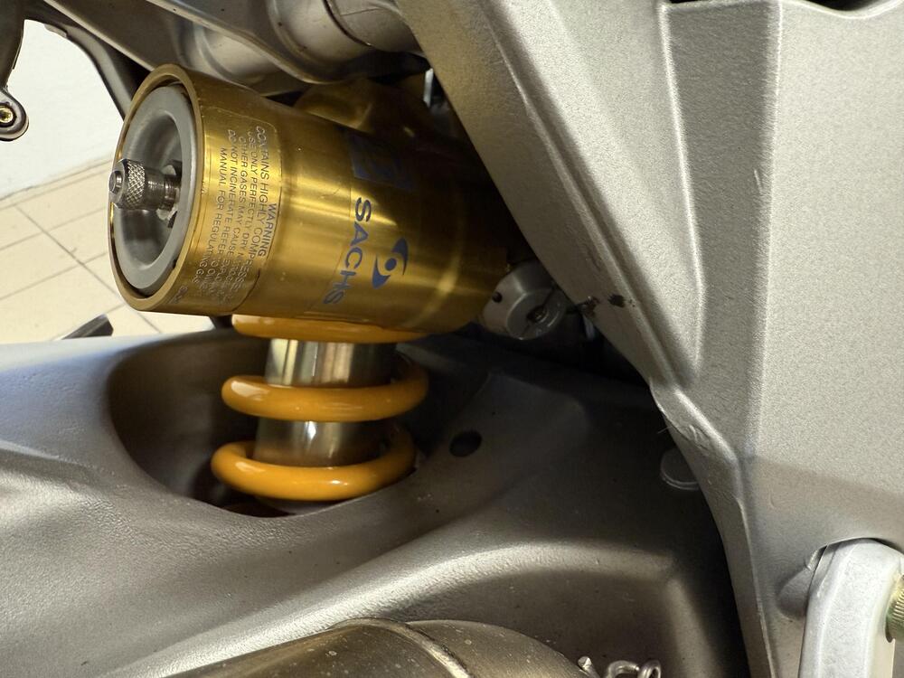 MV Agusta Brutale 910 R (2006 - 11) (8)