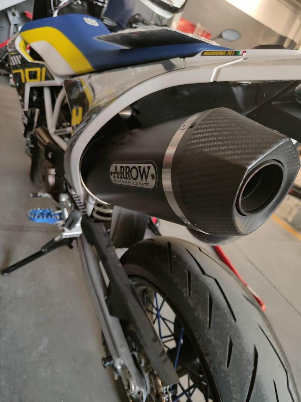 Husqvarna 701 Supermoto (2017 - 19) (2)