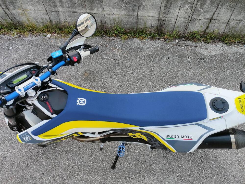 Husqvarna 701 Supermoto (2017 - 19) (3)