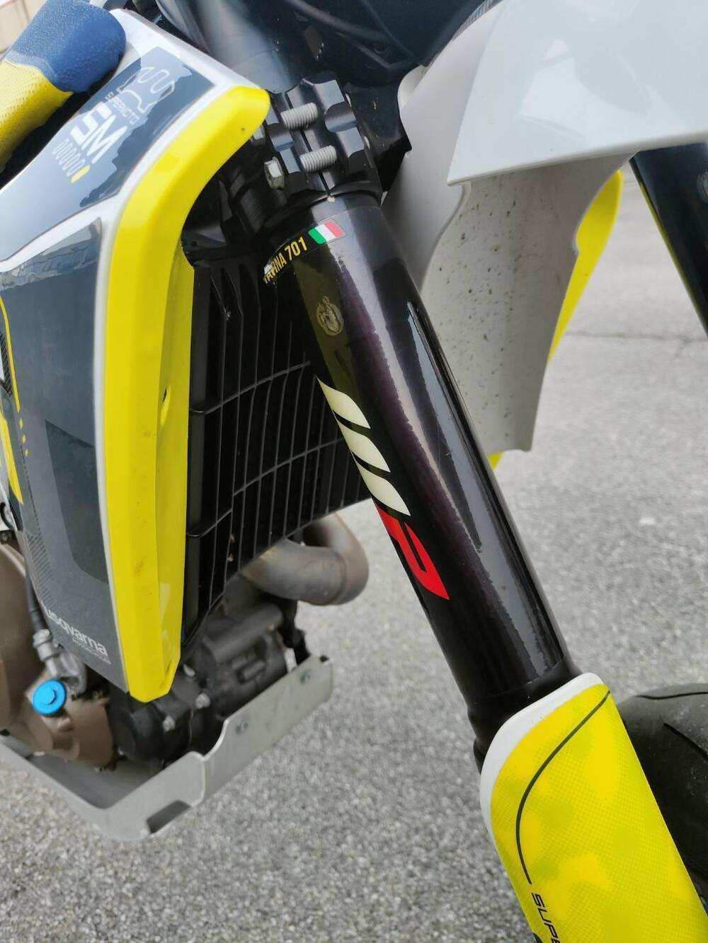 Husqvarna 701 Supermoto (2017 - 19) (11)