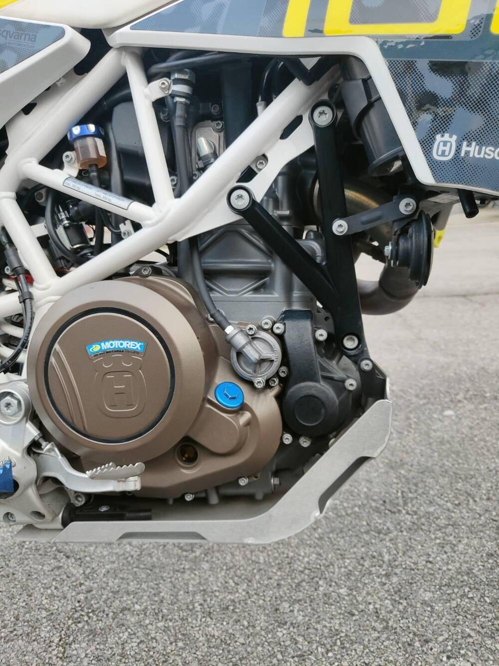 Husqvarna 701 Supermoto (2017 - 19) (12)