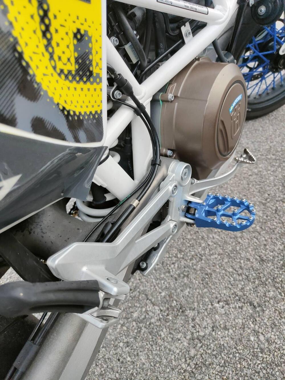 Husqvarna 701 Supermoto (2017 - 19) (14)