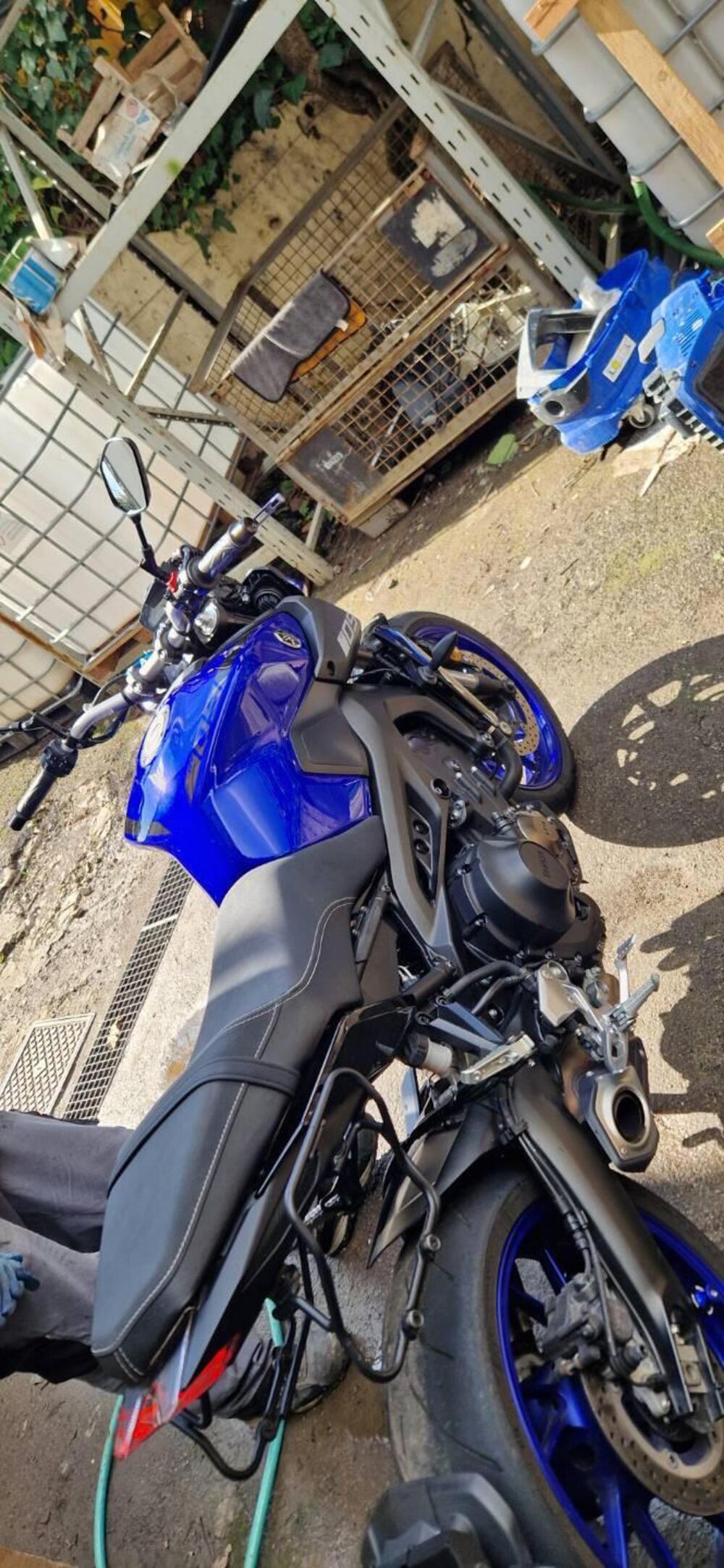 Yamaha MT-09 (2017 - 20) (4)