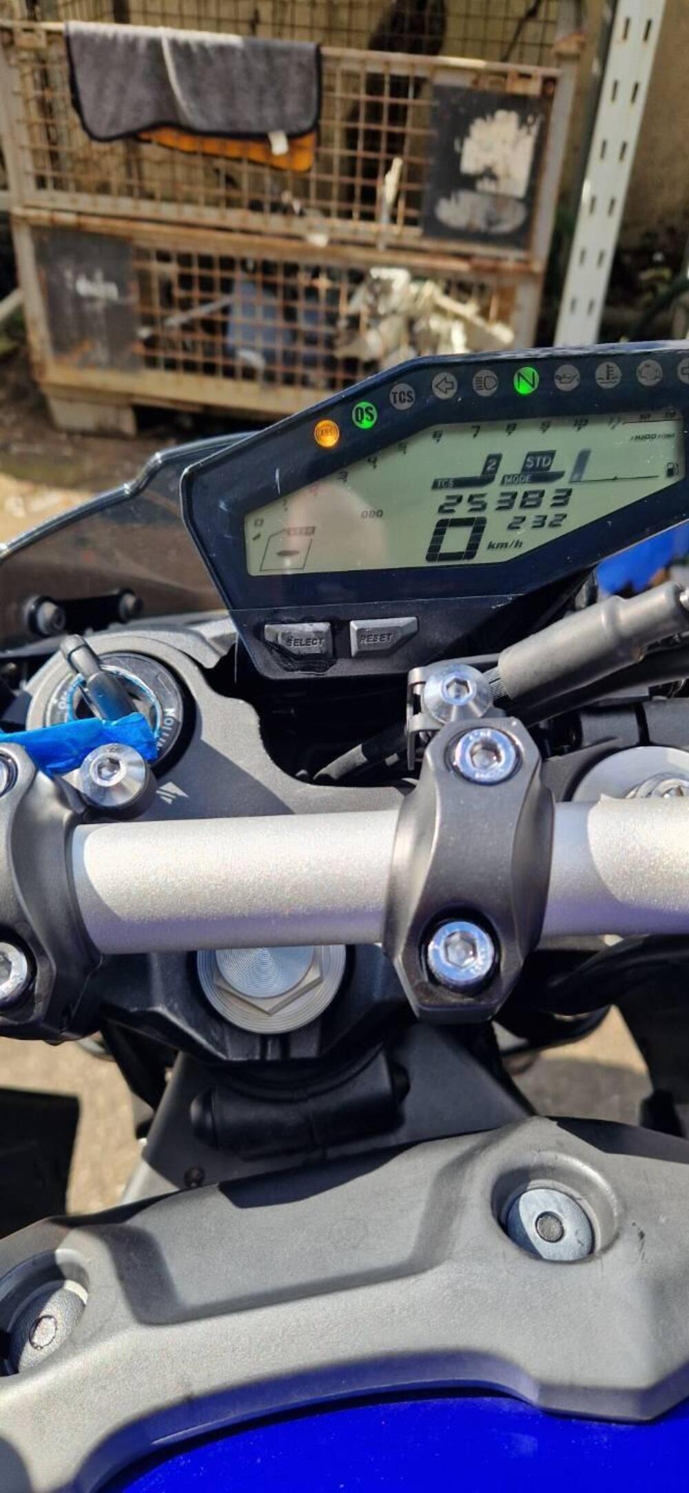 Yamaha MT-09 (2017 - 20) (6)