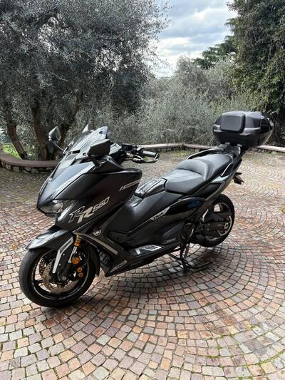 Yamaha T-Max 560 Tech Max (2020) usata