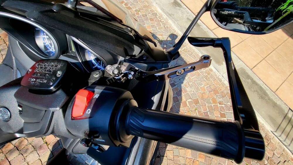 Yamaha T-Max 560 Tech Max (2020) (11)