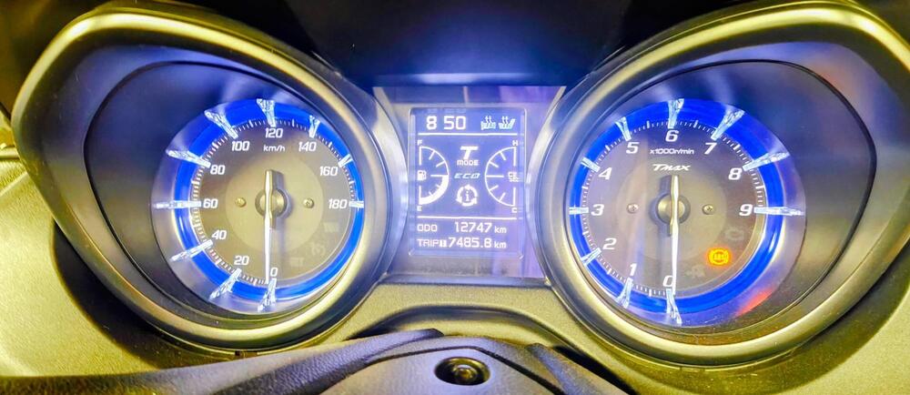 Yamaha T-Max 560 Tech Max (2020) (13)