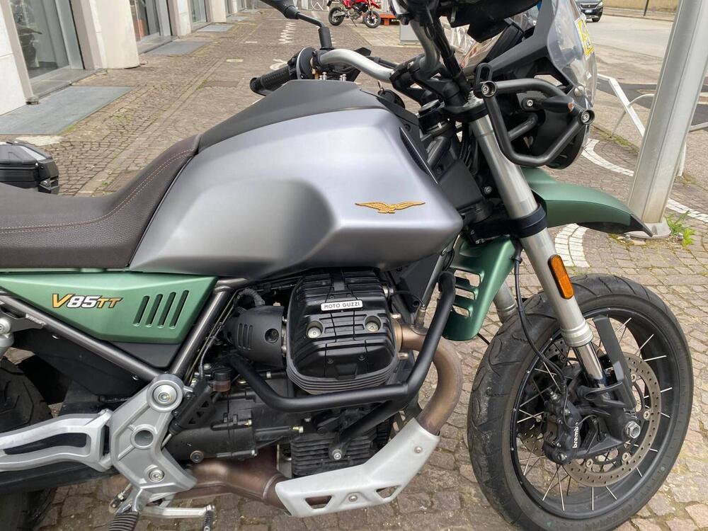 Moto Guzzi V85 TT Centenario (2021 - 22) (6)