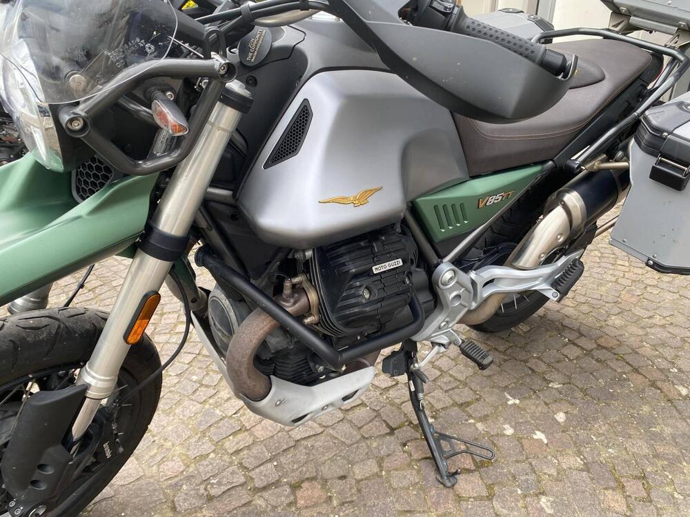 Moto Guzzi V85 TT Centenario (2021 - 22) (9)