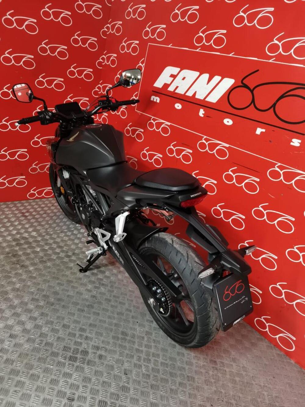 Honda CB 125 R (2024 - 26) (4)