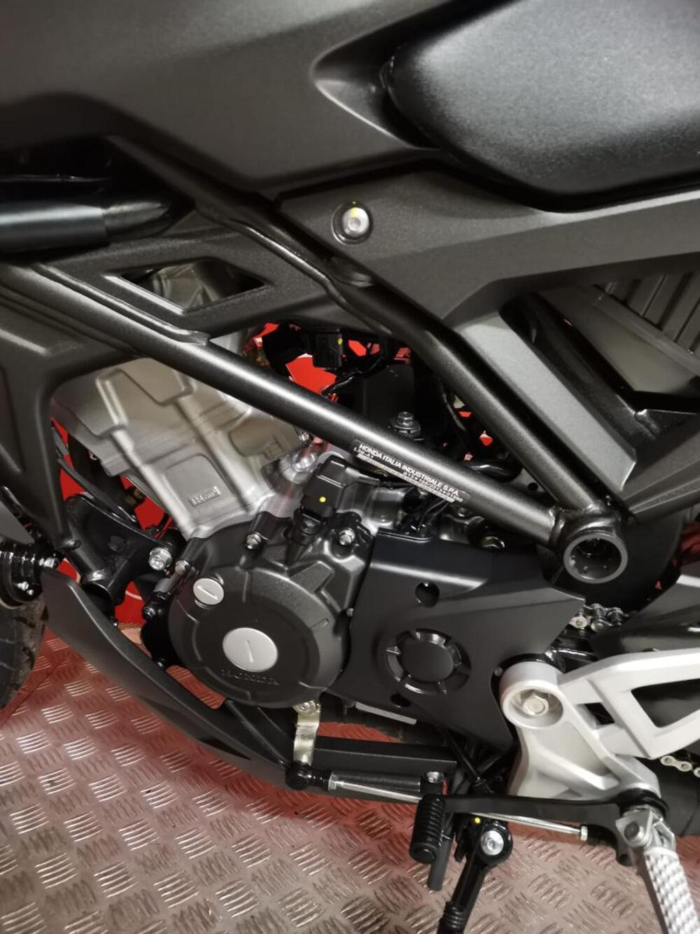 Honda CB 125 R (2024 - 26) (5)