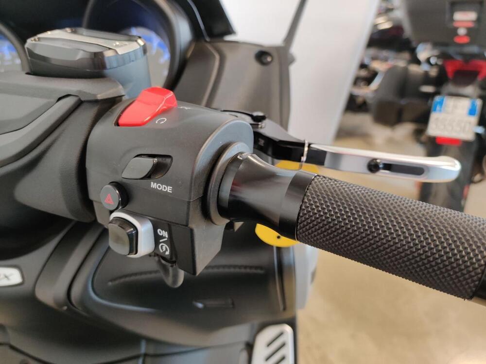 Yamaha T-Max 560 (2020 - 21) (12)