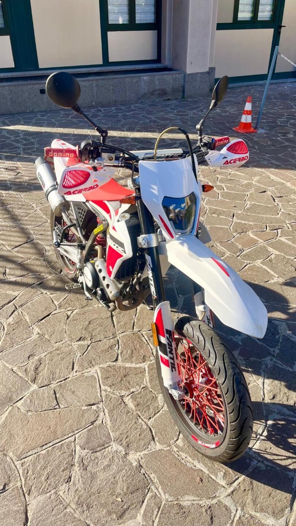 Fantic Motor XMF 125 Motard Performance 4t (2021 - 22) (2)