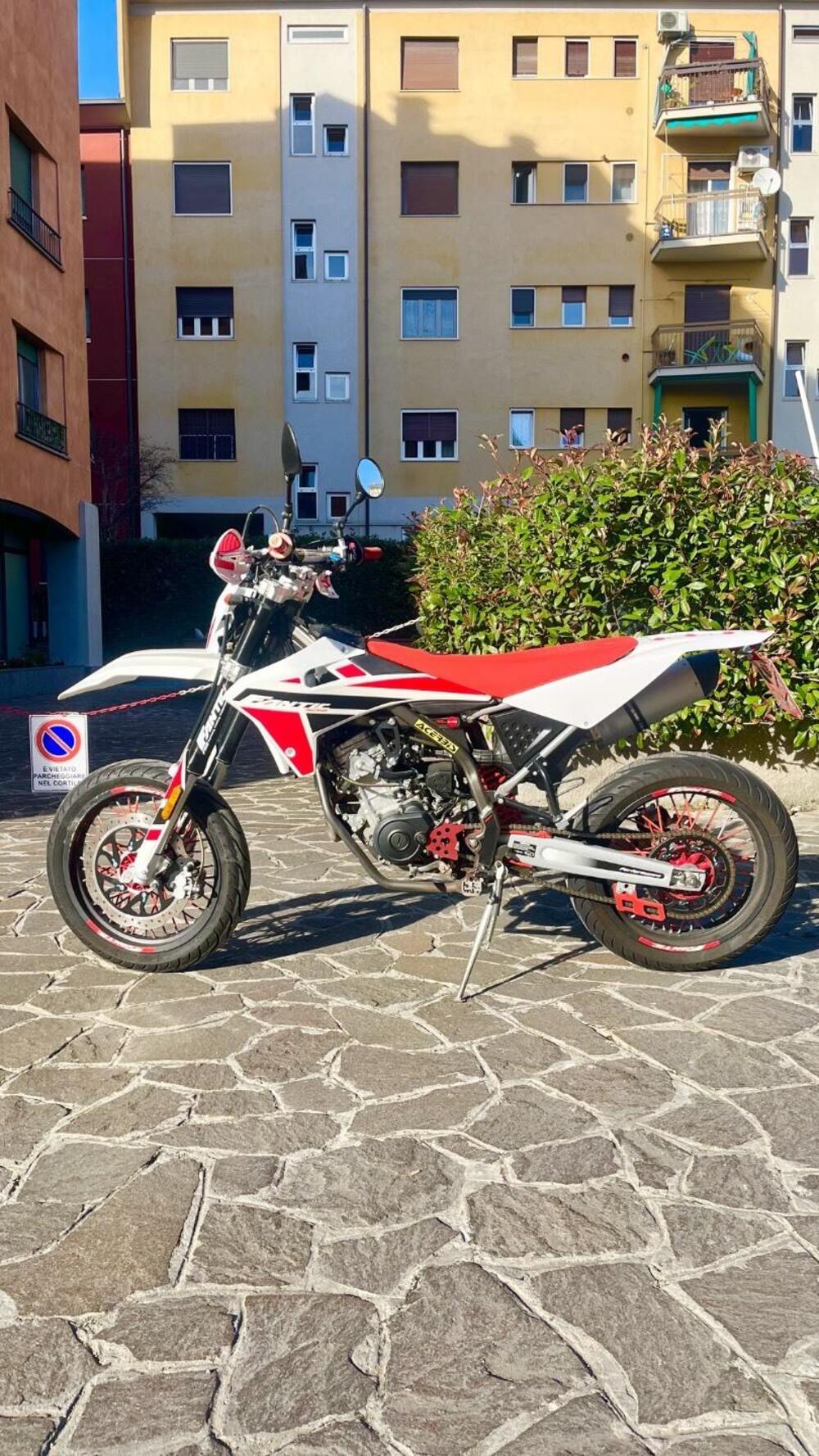 Fantic Motor XMF 125 Motard Performance 4t (2021 - 22) (5)