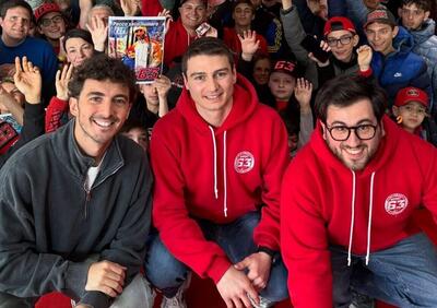 MotoGP 2026. Pecco Bagnaia a Chivasso insieme ai suoi fan: “Con Marc Marquez mi sono trovato subito molto bene. Kimi Antonelli è fighissimo”