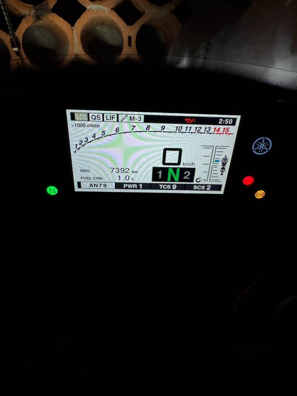 Yamaha YZF R1 M (2015 - 16) (8)