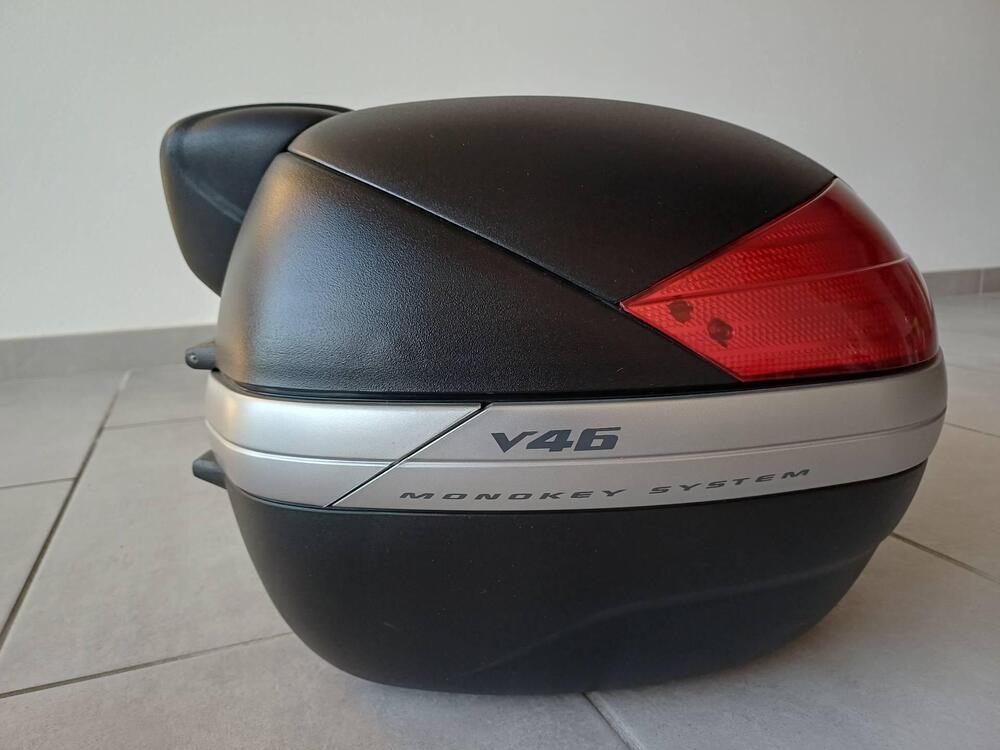 Bauletto GIVI V46 Monokey + schienale passegggero (2)