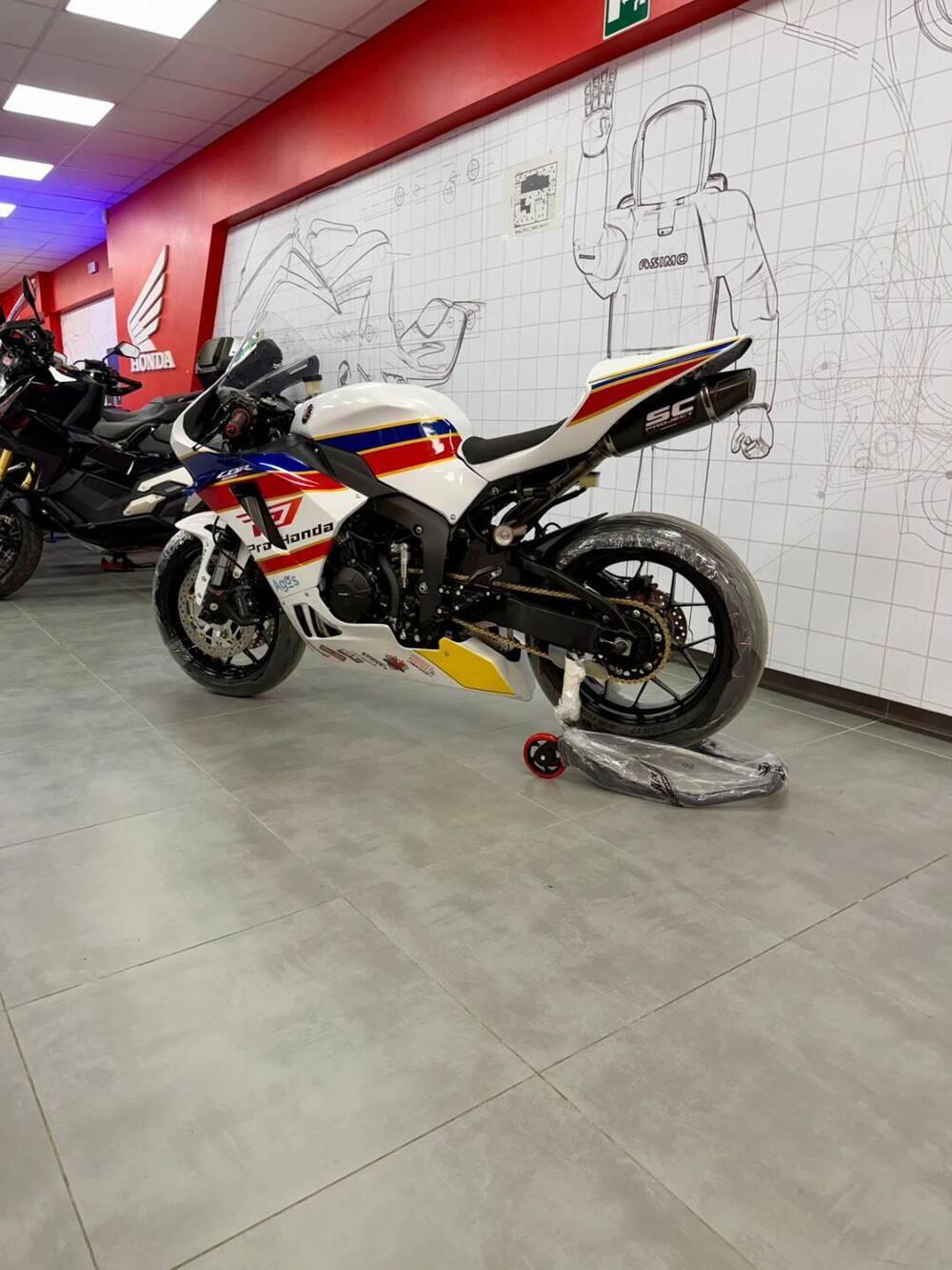 Honda CBR 600 RR (2024 - 26) (2)