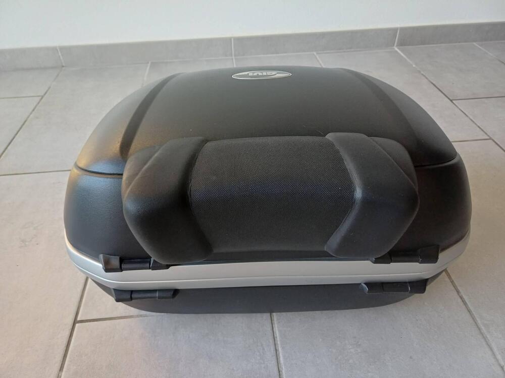 Bauletto GIVI V46 Monokey + schienale passegggero (4)