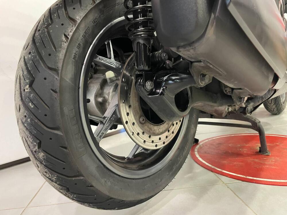 Yamaha X-Max 300 Tech Max (2021 - 24) (9)