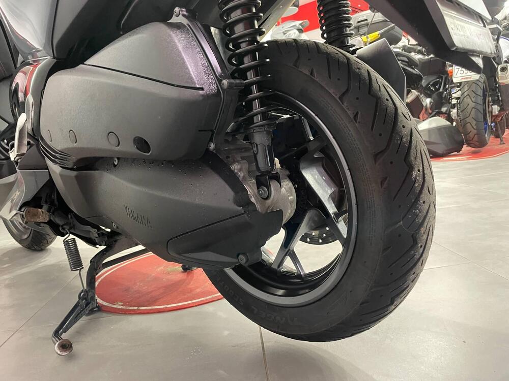 Yamaha X-Max 300 Tech Max (2021 - 24) (10)