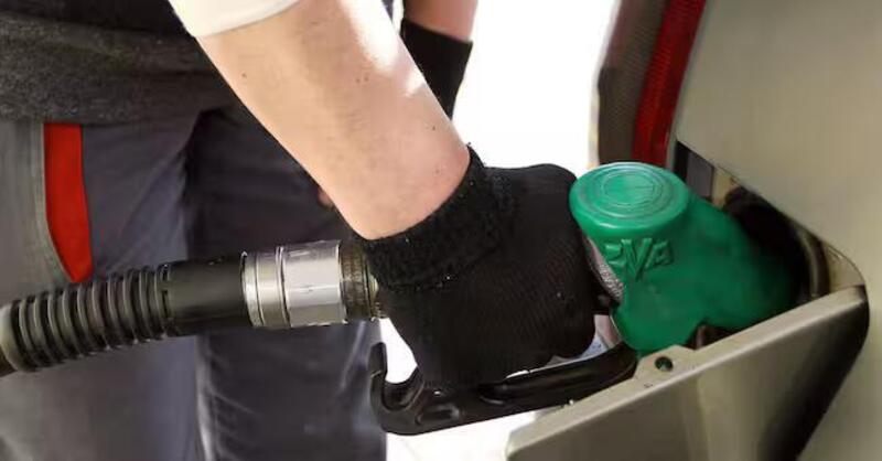 Maxi frode sulle accise dei carburanti: la Guardia di Finanza scopre un sistema illegale da 400mila litri di gasolio