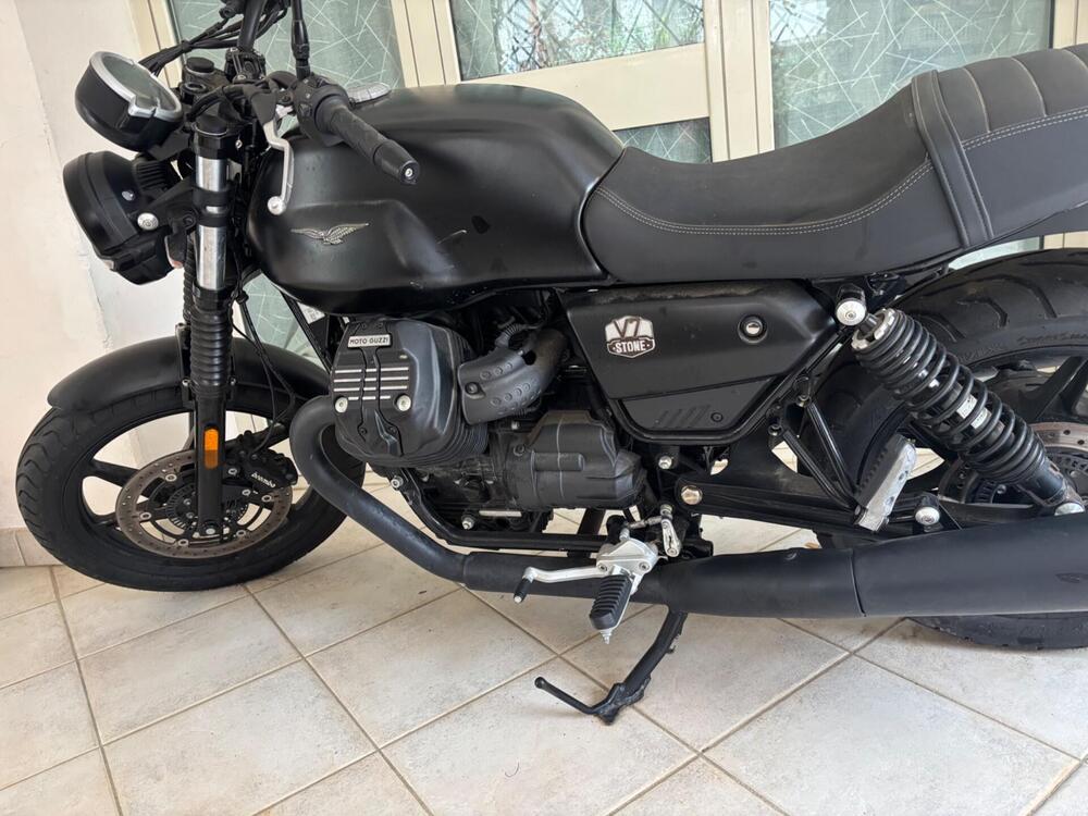 Moto Guzzi V7 850 Stone Special Abs (2021) (2)