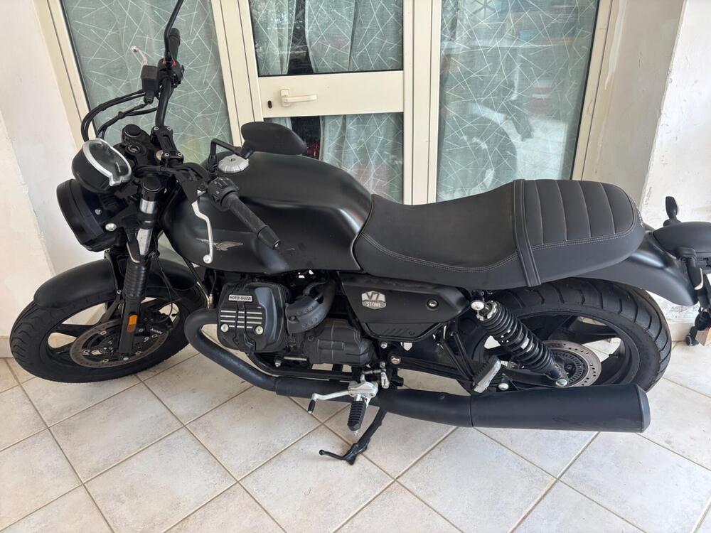 Moto Guzzi V7 850 Stone Special Abs (2021) (3)