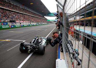 F1, pagelle GP Cina: Antonelli perfetto (10), Hamilton rinasce e clamoroso voto 0 al regolamento 2026